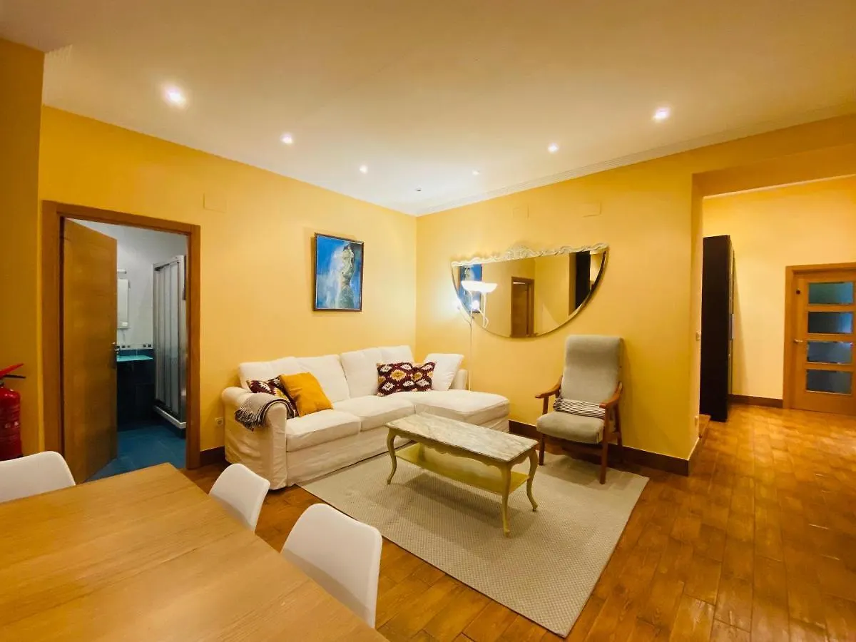 Casa Naranja - Centrally Located, Spacious, Unique San Sebastian Apartment